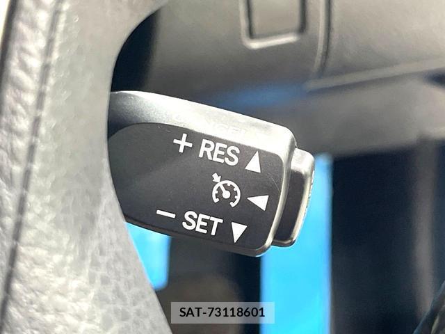Toyota CROWN 2013-11 8812051-5