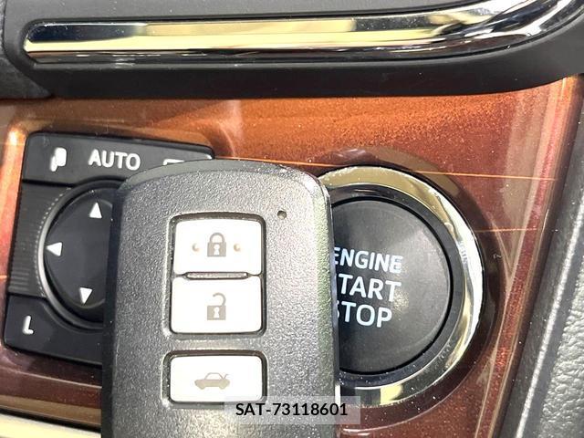 Toyota CROWN 2013-11 8812051-7