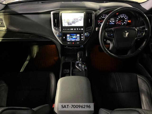 Toyota CROWN 2012-12 8812230-1