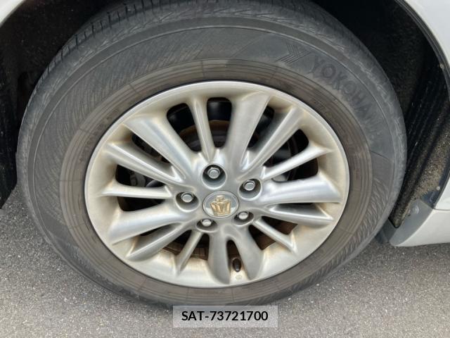 Toyota CROWN 2007-11 8813636-5