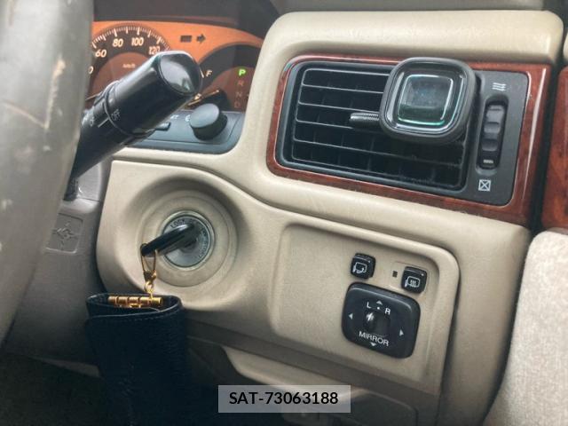 Toyota CROWN 2002-01 8813638-16