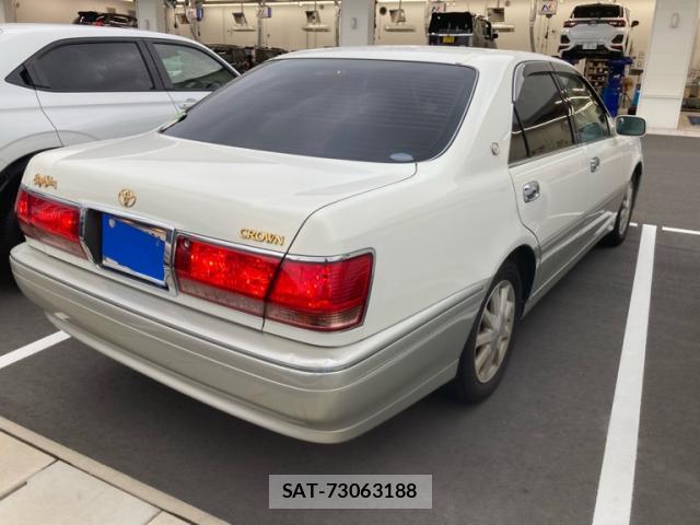 Toyota CROWN 2002-01 8813638-2