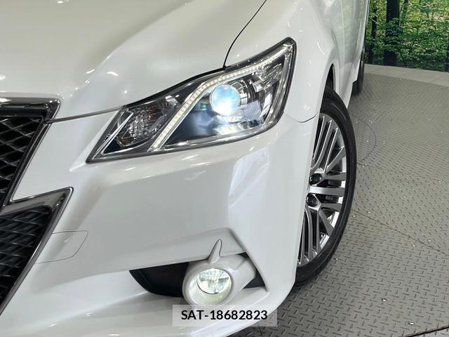Toyota CROWN 2013-08 8814672-11