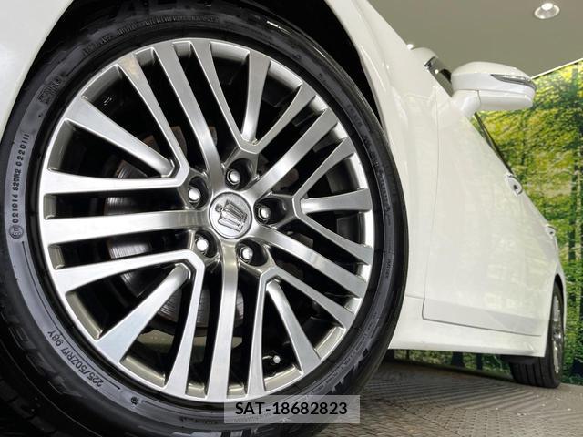Toyota CROWN 2013-08 8814672-12