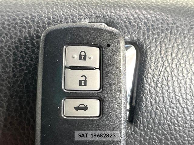 Toyota CROWN 2013-08 8814672-5