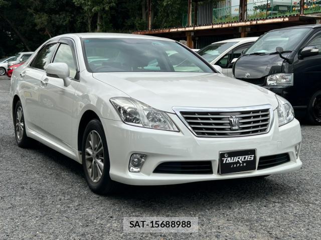 Toyota CROWN 2012-04 8815114-11