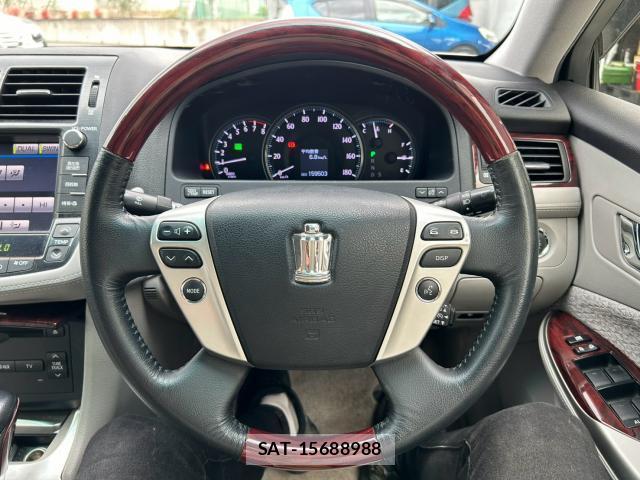 Toyota CROWN 2012-04 8815114-17