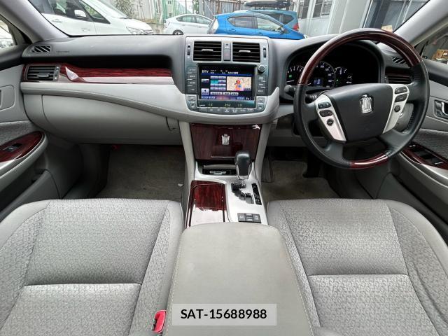 Toyota CROWN 2012-04 8815114-2