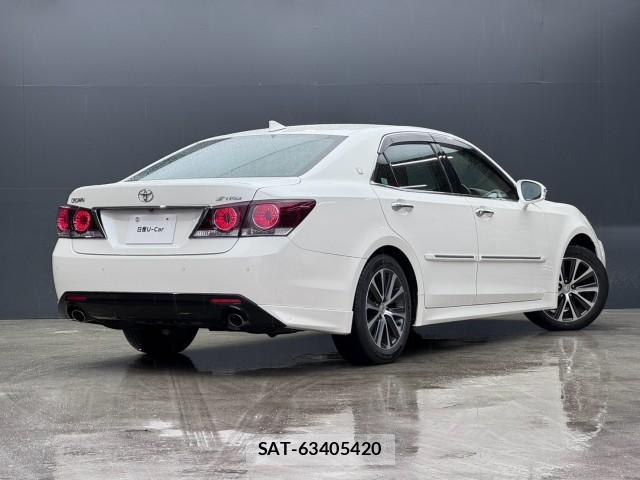 Toyota CROWN 2018-05 8815202-1