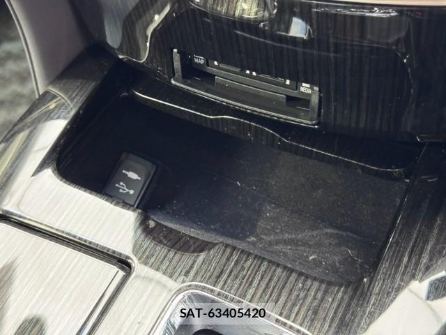 Toyota CROWN 2018-05 8815202-14