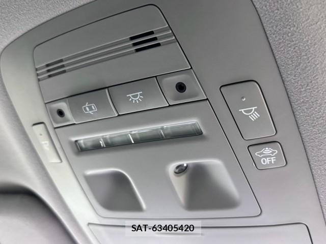 Toyota CROWN 2018-05 8815202-15