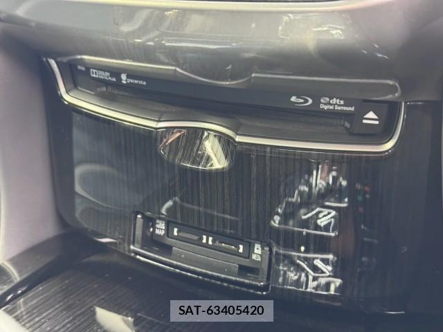 Toyota CROWN 2018-05 8815202-16