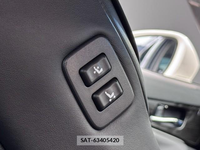 Toyota CROWN 2018-05 8815202-17