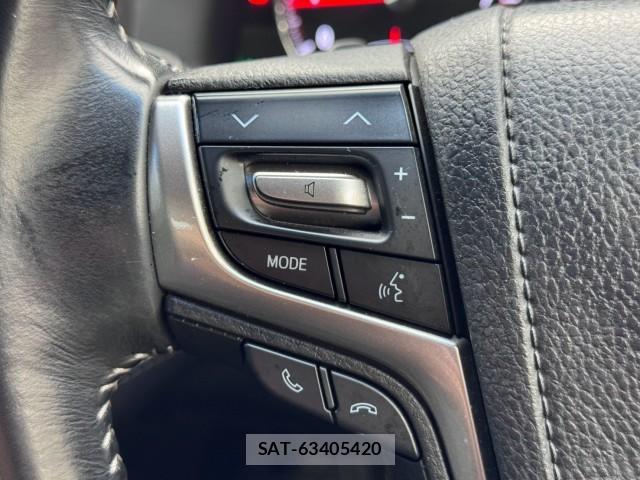 Toyota CROWN 2018-05 8815202-18