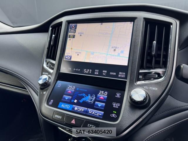 Toyota CROWN 2018-05 8815202-3
