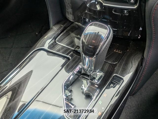 Toyota CROWN 2016-03 8815214-17
