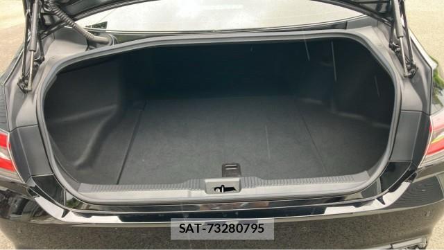 Toyota CROWN 2018-07 8815483-17
