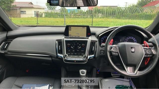 Toyota CROWN 2018-07 8815483-2