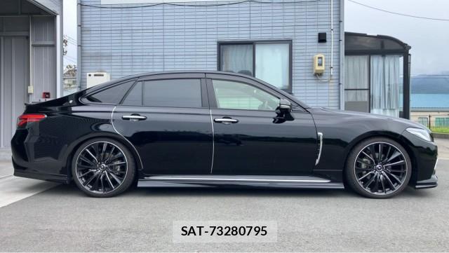 Toyota CROWN 2018-07 8815483-3