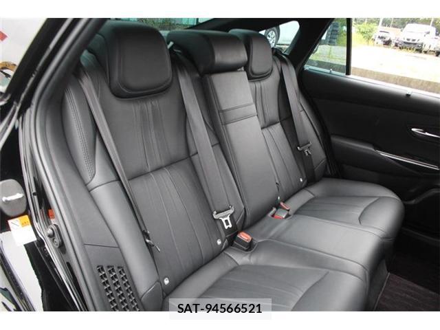 Toyota CROWN 2021-11 8815669-19