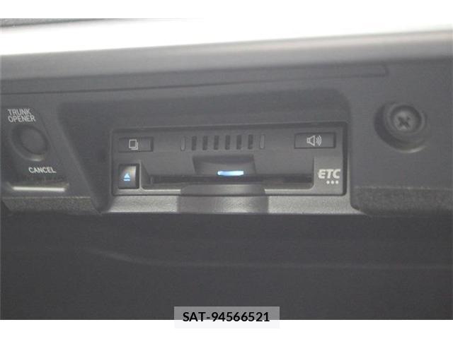 Toyota CROWN 2021-11 8815669-5