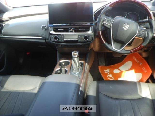 Toyota CROWN 2021-02 8816191-2