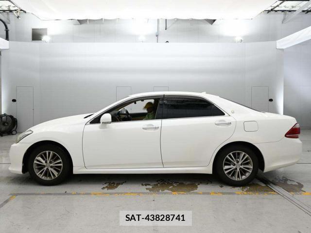 Toyota CROWN 2010-07 8816304-10