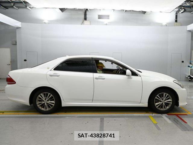 Toyota CROWN 2010-07 8816304-11
