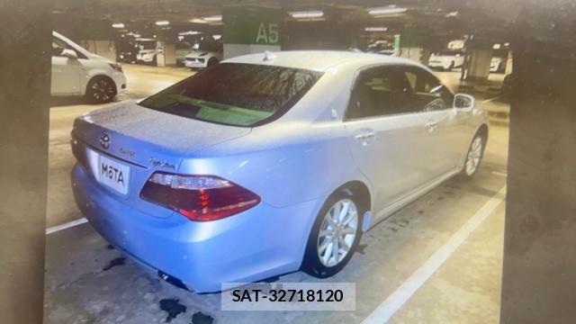 Toyota CROWN 2012-10 8816401-2