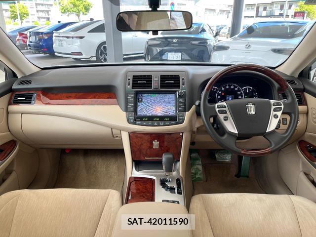 Toyota CROWN 2012-10 8817215-1