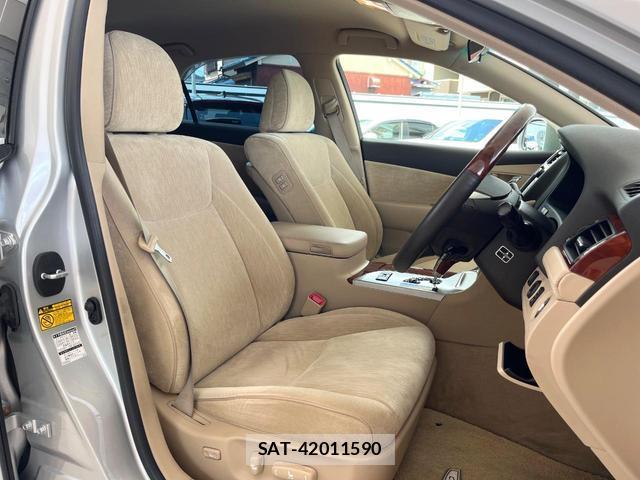 Toyota CROWN 2012-10 8817215-9