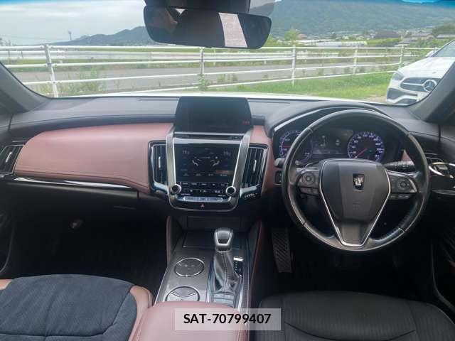 Toyota CROWN 2018-10 8817581-2