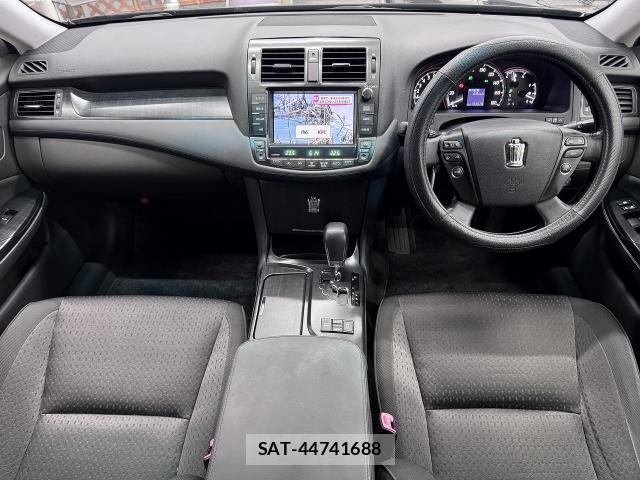Toyota CROWN 2009-03 8817886-2