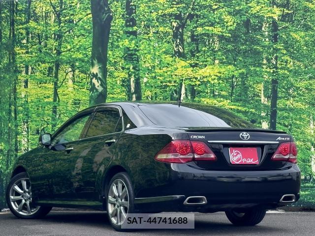 Toyota CROWN 2009-03 8817886-4