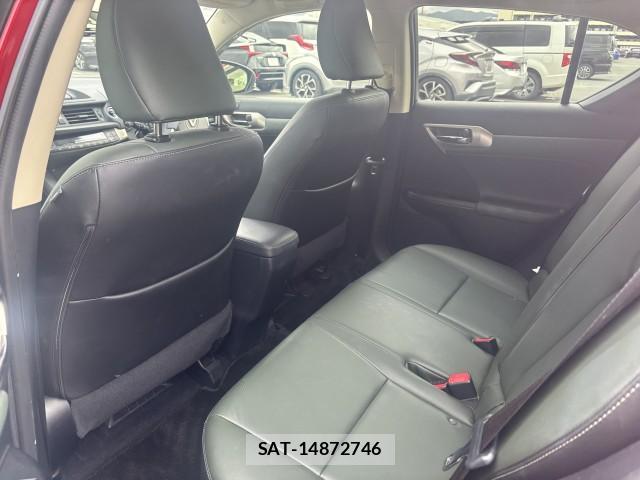 Lexus CT 2016-01 8812701-2
