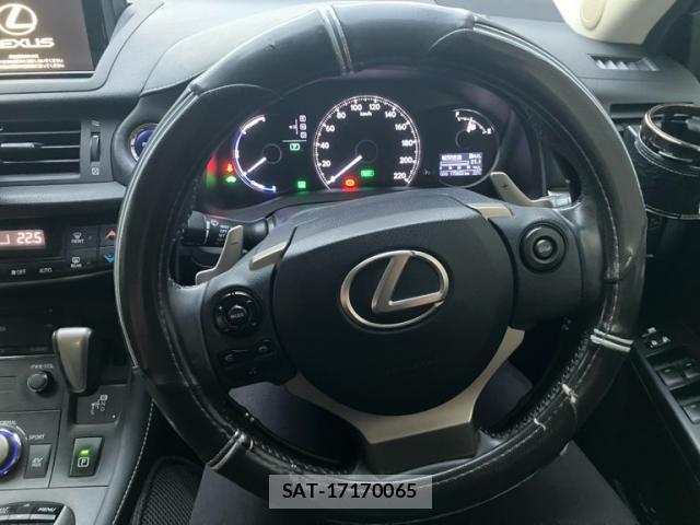 Lexus CT 2014-06 8813452-11
