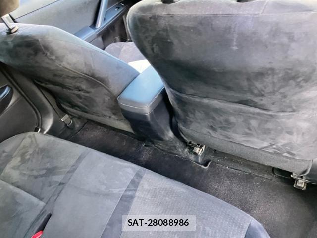 Lexus CT 2011-09 8813845-10