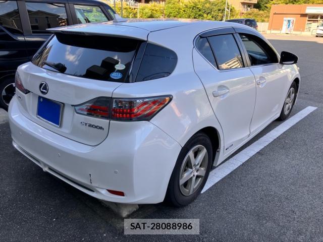 Lexus CT 2011-09 8813845-13
