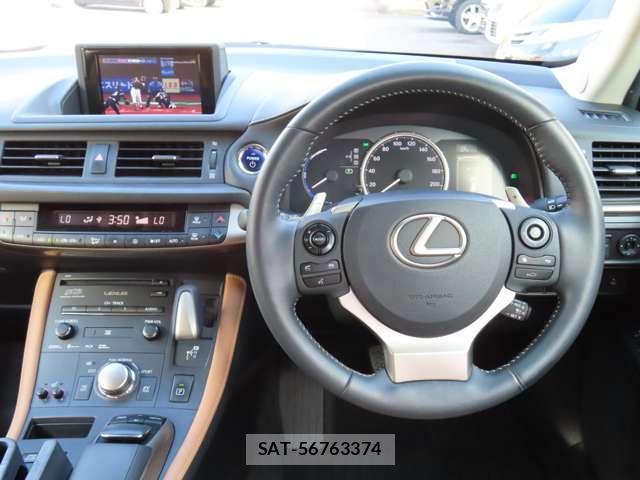 Lexus CT 2014-10 8814275-9