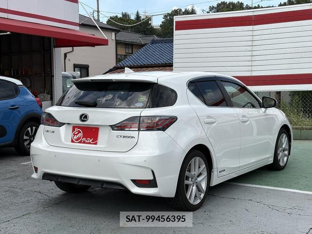 Lexus CT 2014-08 8814695-15
