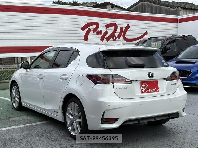 Lexus CT 2014-08 8814695-17