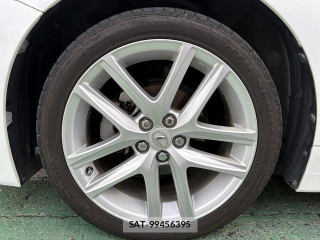 Lexus CT 2014-08 8814695-19