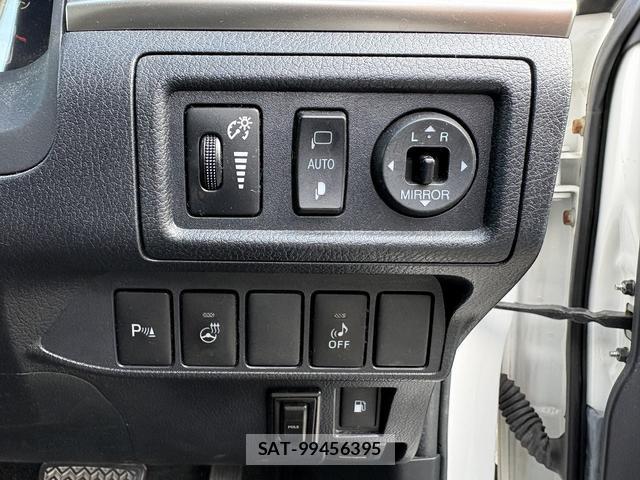 Lexus CT 2014-08 8814695-7