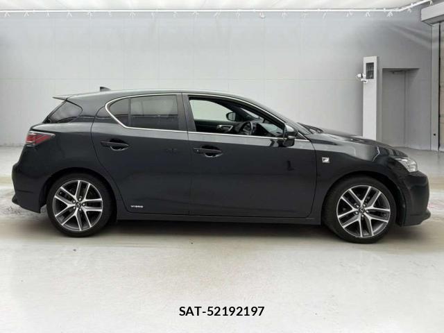 Lexus CT 2017-07 8815371-15