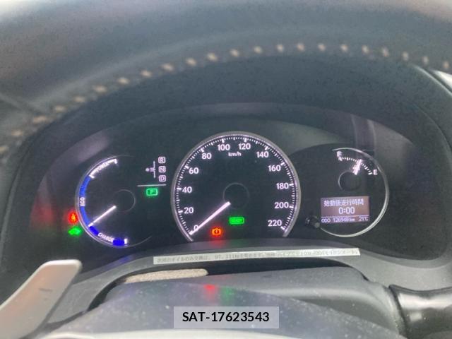 Lexus CT 2011-07 8816393-10