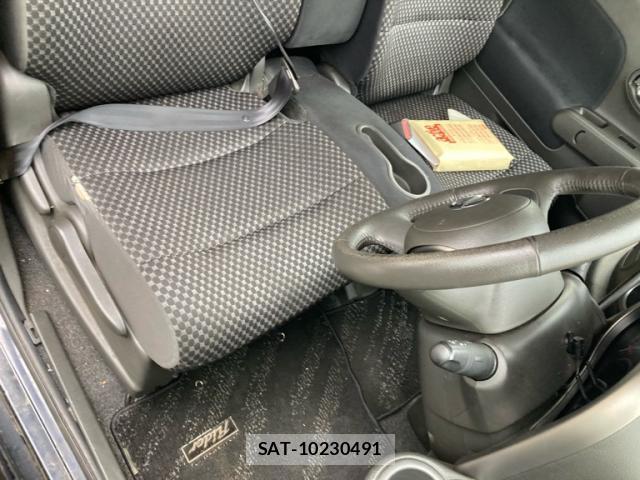 Nissan CUBE 2013-04 8813460-7