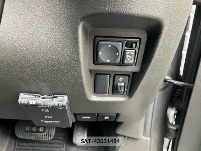 Nissan CUBE 2009-09 8813754-11