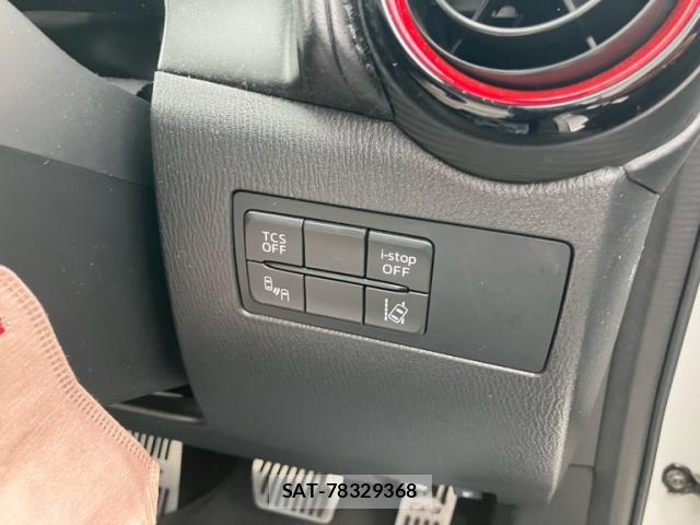 Mazda CX-3 2015-03 8812362-17