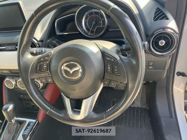 Mazda CX-3 2015-09 8813583-9