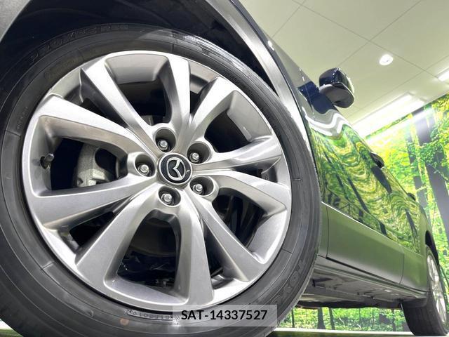 Mazda CX-30 2019-09 8812047-8